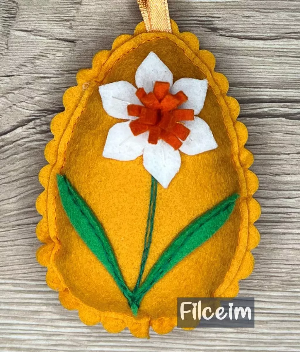filc húsvéti tojás okker színű