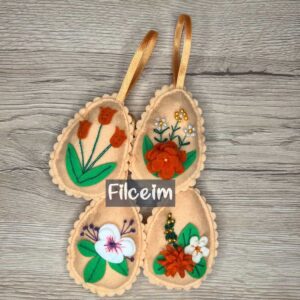 barack színű húsvéti tojás filcből