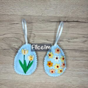 világoskék húsvéti tojás dekoráció filcből
